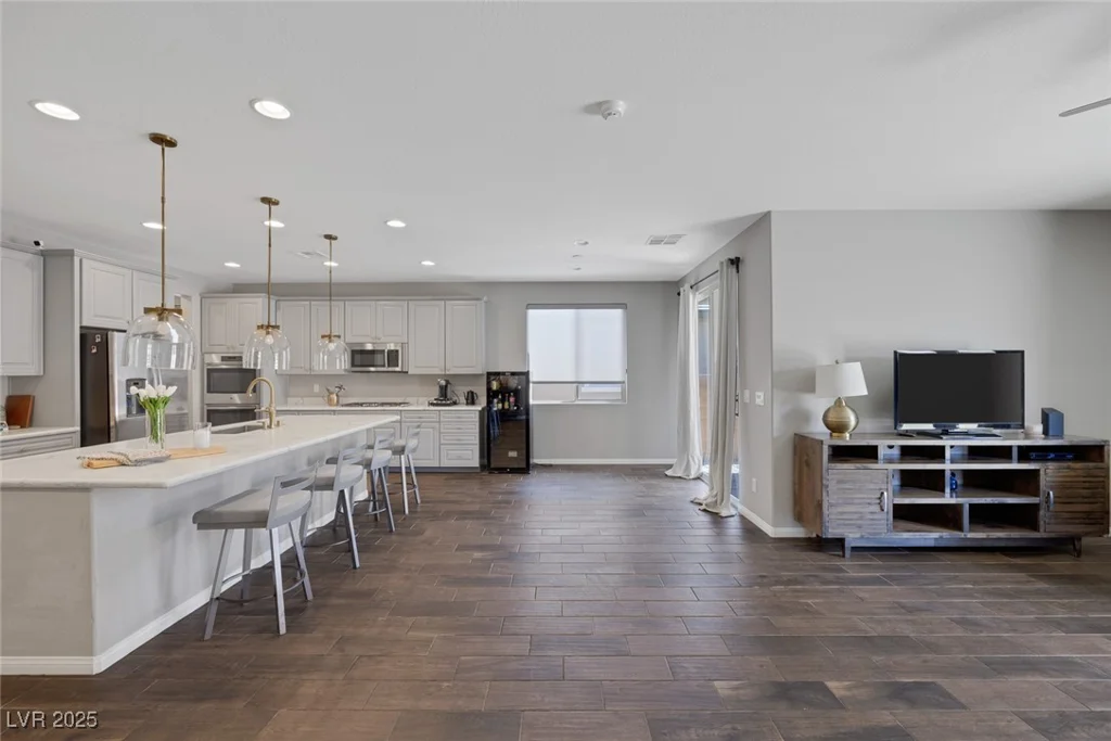 7111 Stanley Frederick, Las Vegas, NV 89166