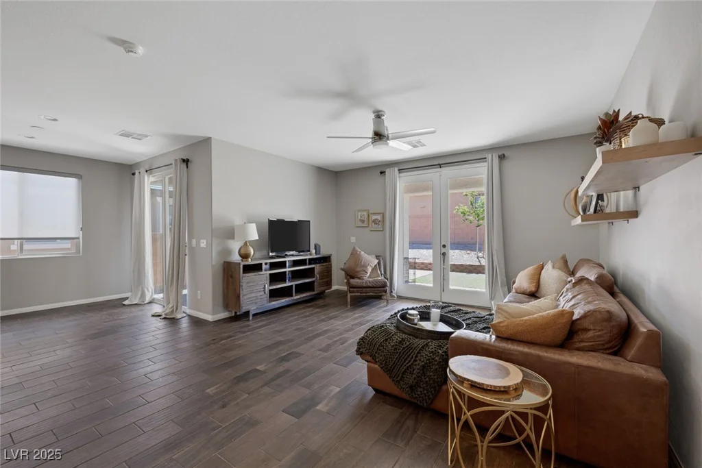 7111 Stanley Frederick, Las Vegas, NV 89166