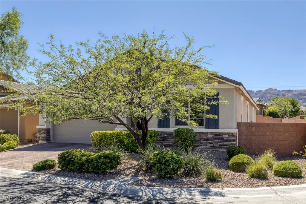 7111 Stanley Frederick, Las Vegas, NV 89166