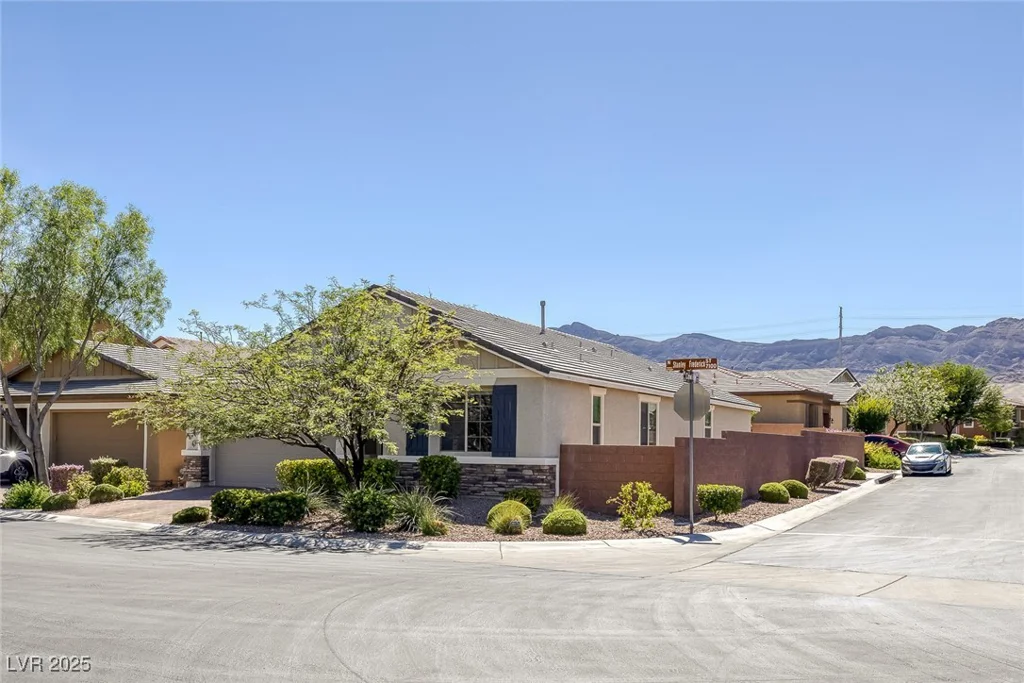 7111 Stanley Frederick, Las Vegas, NV 89166