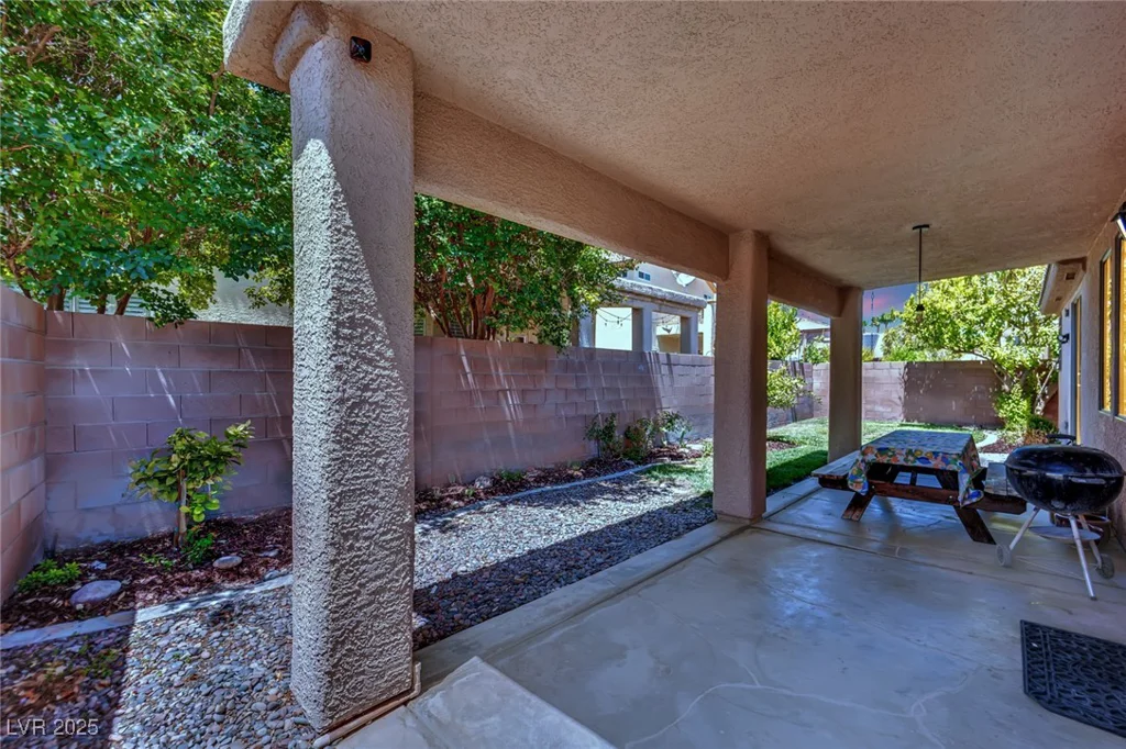 7565 Trickling Wash, Las Vegas, NV 89131