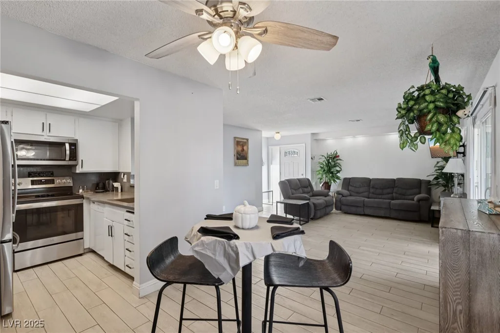 2340 Cardiff, Las Vegas, NV 89108