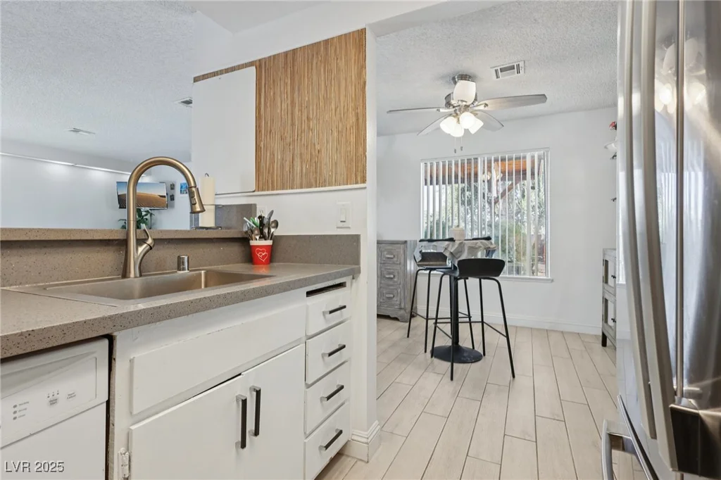 2340 Cardiff, Las Vegas, NV 89108