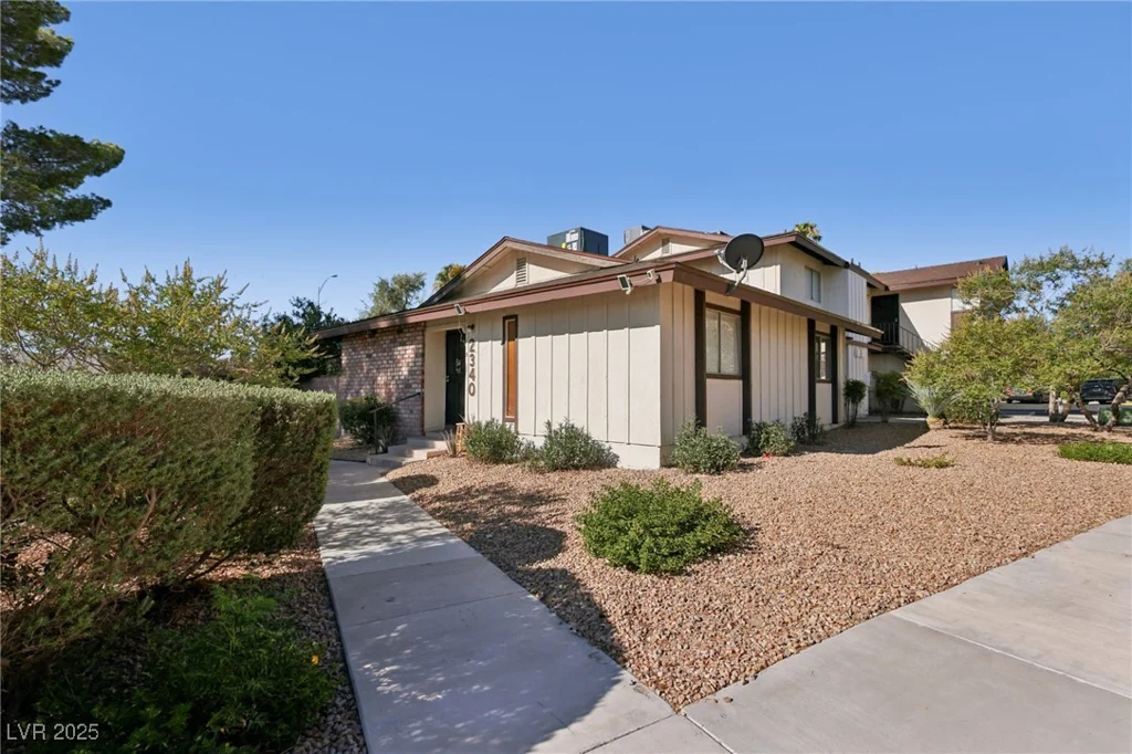 2340 Cardiff, Las Vegas, NV 89108