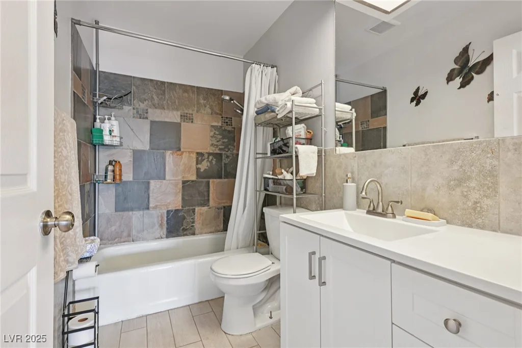2340 Cardiff, Las Vegas, NV 89108