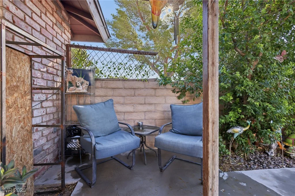2340 Cardiff, Las Vegas, NV 89108