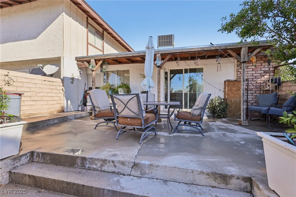 2340 Cardiff, Las Vegas, NV 89108