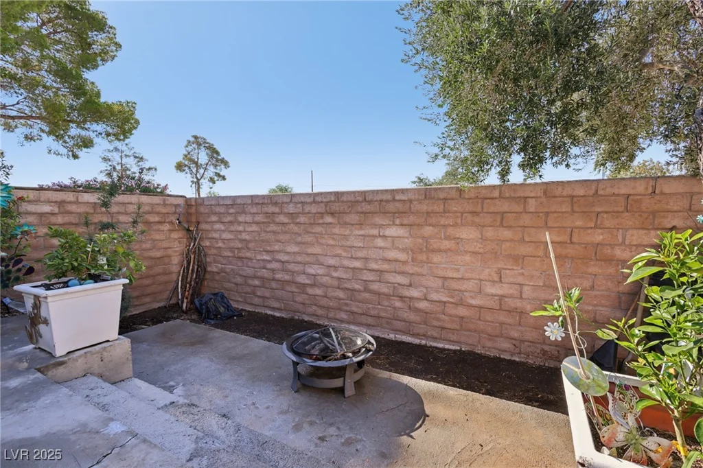 2340 Cardiff, Las Vegas, NV 89108