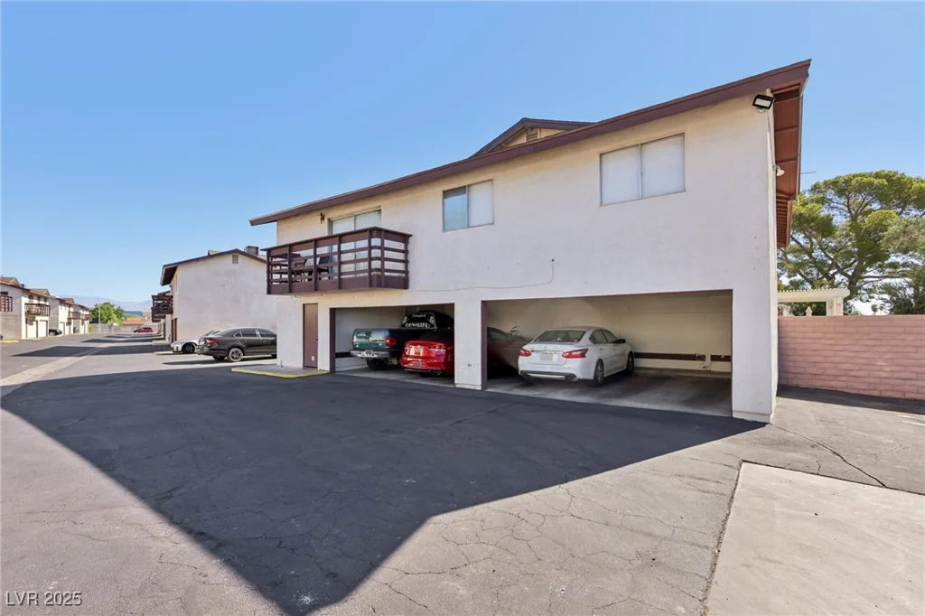 2340 Cardiff, Las Vegas, NV 89108