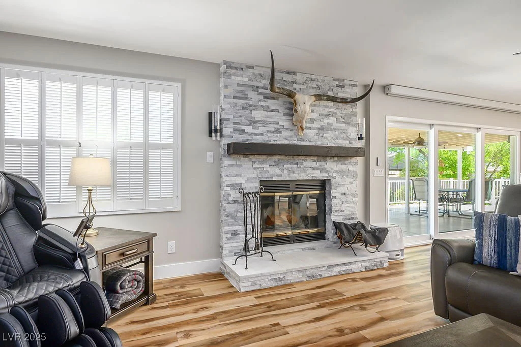 5670 Riley, Las Vegas, NV 89149
