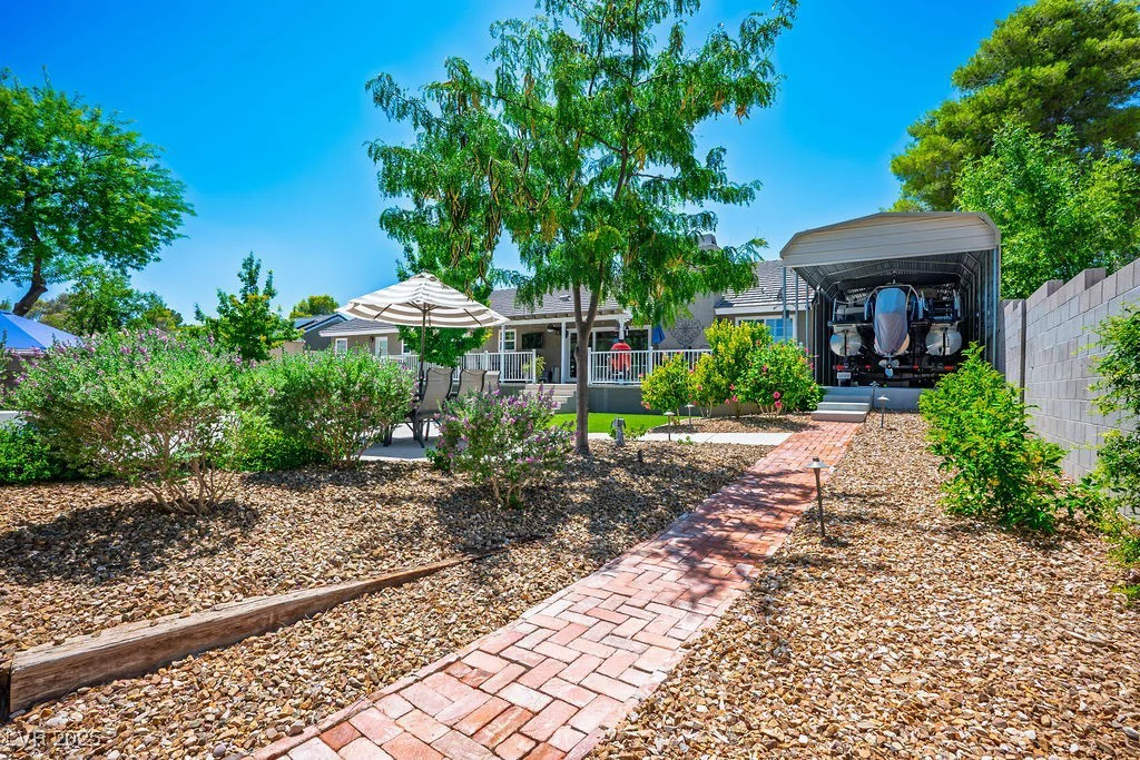 5670 Riley, Las Vegas, NV 89149