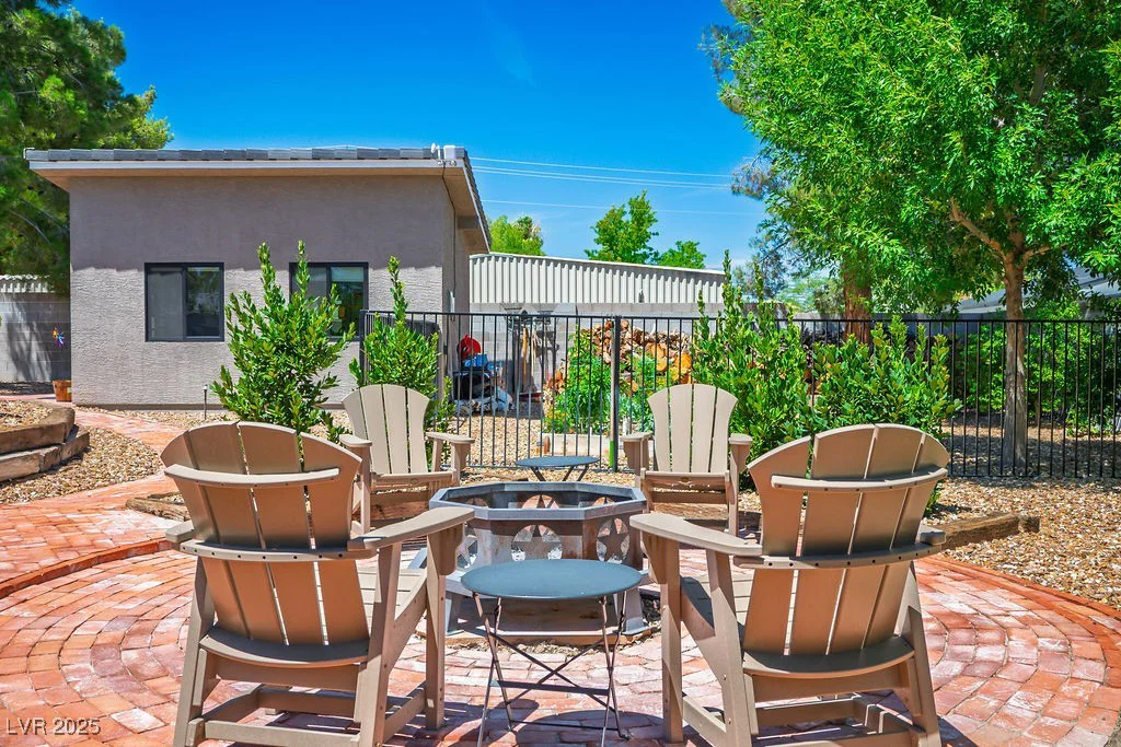 5670 Riley, Las Vegas, NV 89149