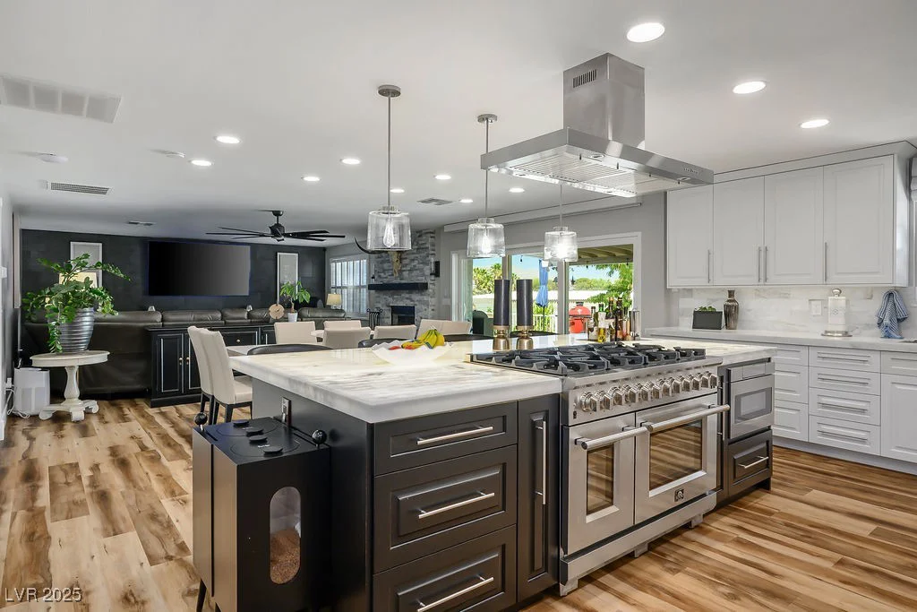 5670 Riley, Las Vegas, NV 89149
