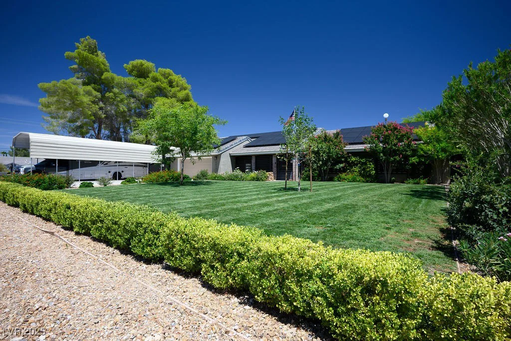 5670 Riley, Las Vegas, NV 89149