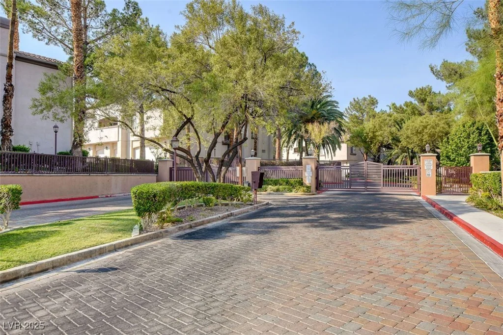 121 Emerald Forest, Las Vegas, NV 89145
