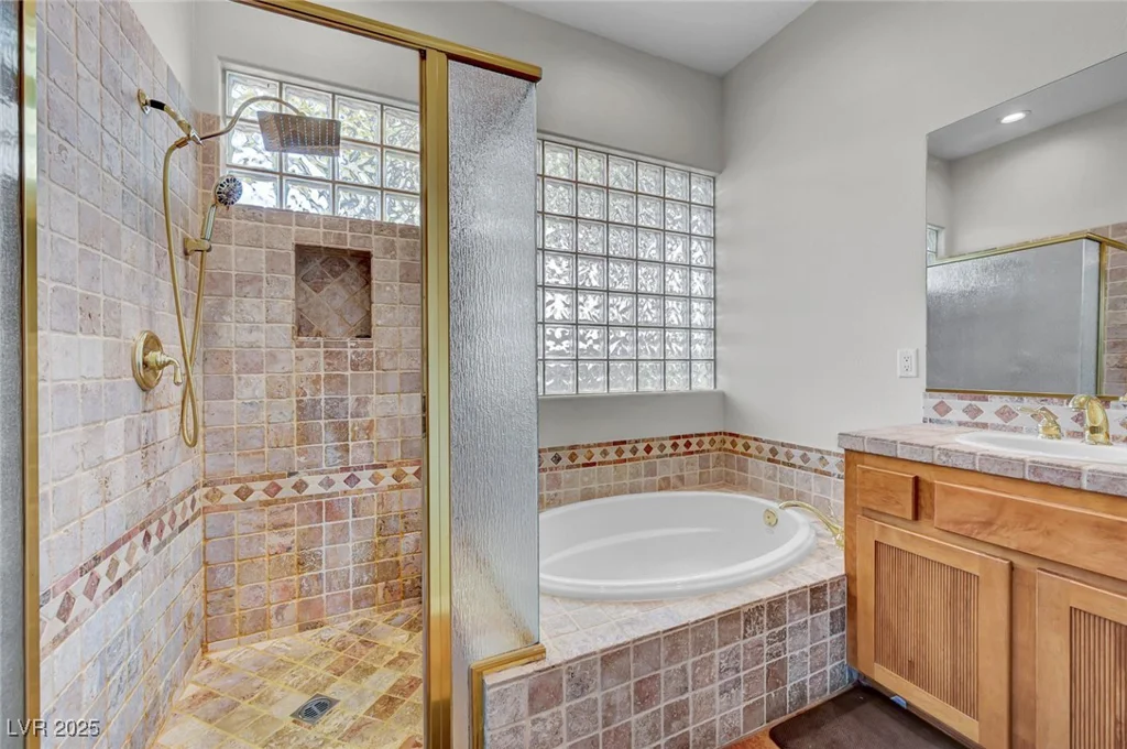 3 Kennesaw, Henderson, NV 89052