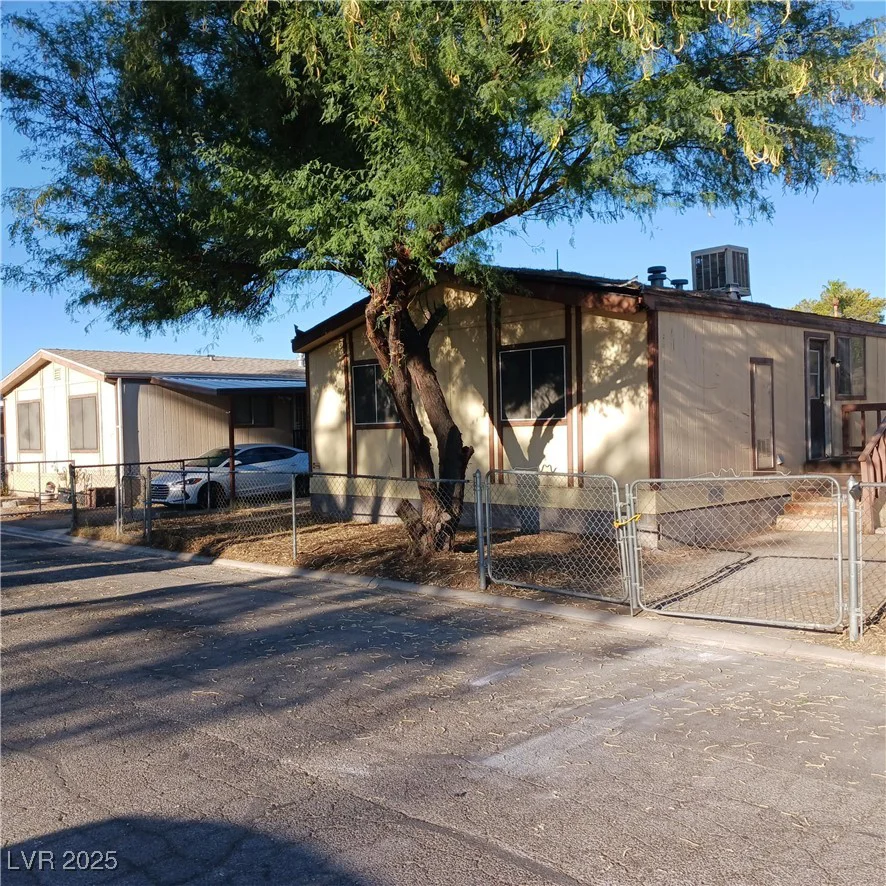 1879 Quintearo, Las Vegas, NV 89115