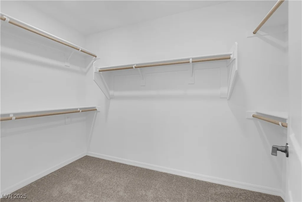 5822 Aurora Gale, Las Vegas, NV 89141