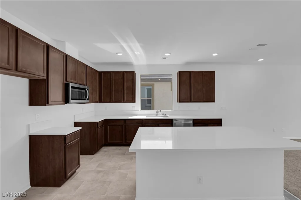 5822 Aurora Gale, Las Vegas, NV 89141