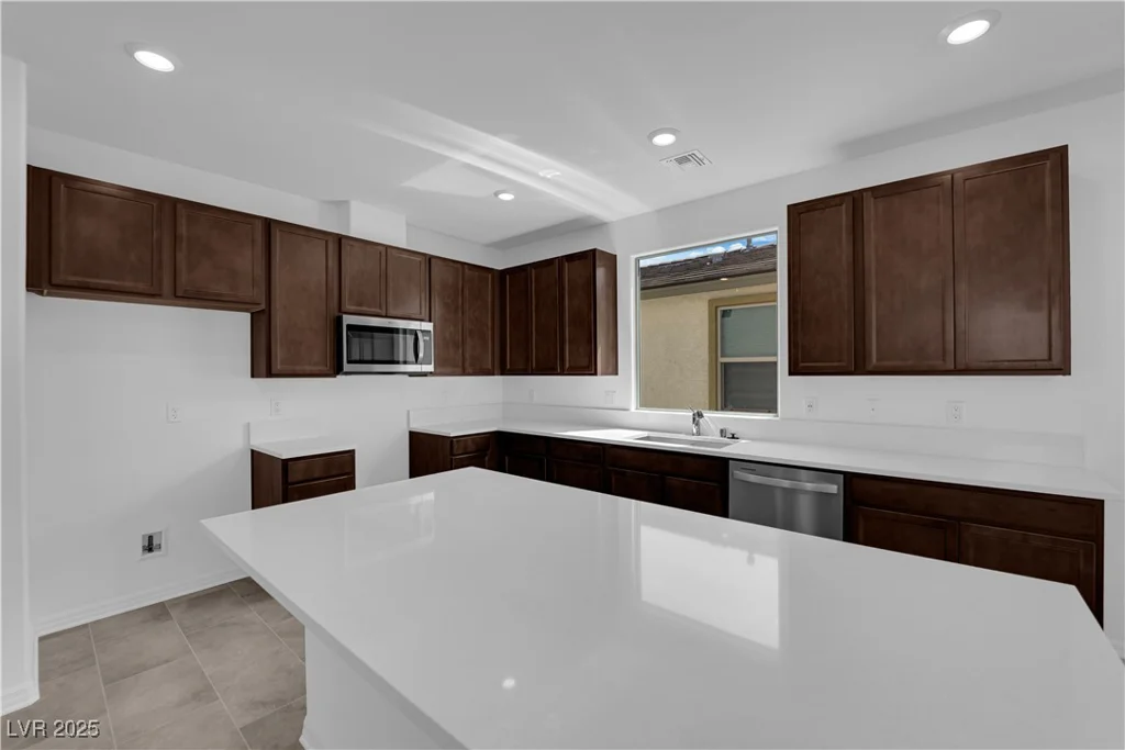 5822 Aurora Gale, Las Vegas, NV 89141