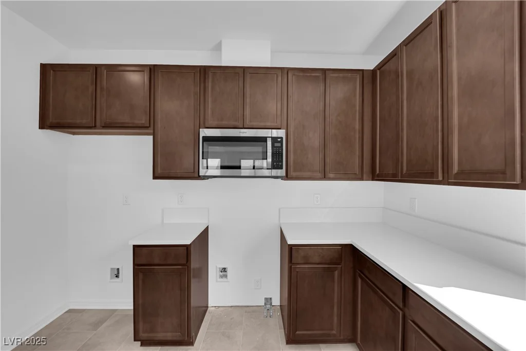 5822 Aurora Gale, Las Vegas, NV 89141