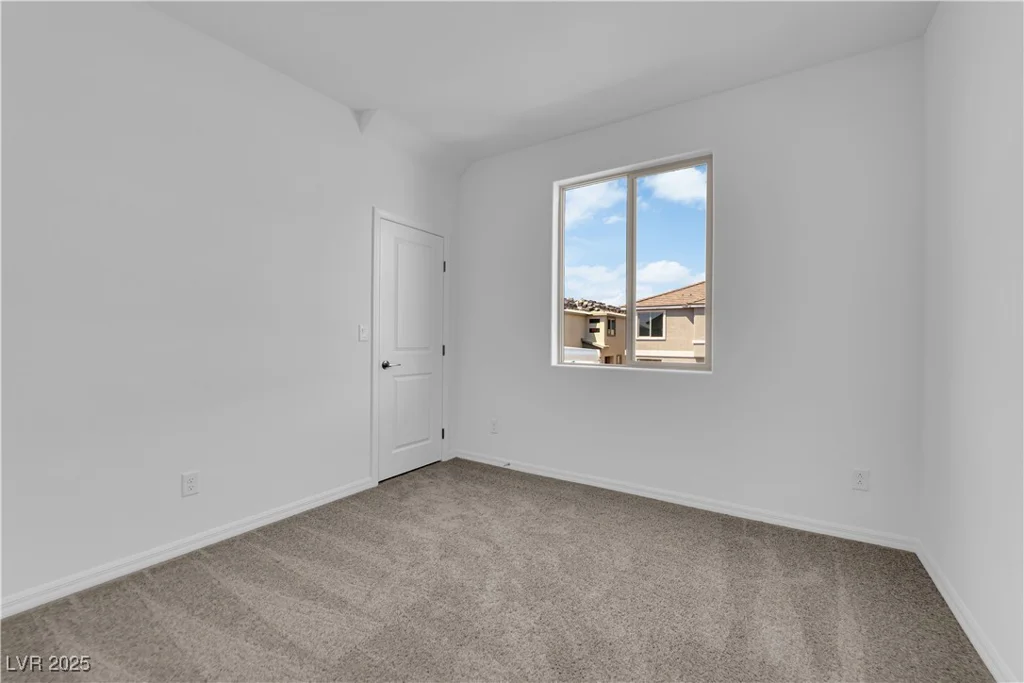 5822 Aurora Gale, Las Vegas, NV 89141
