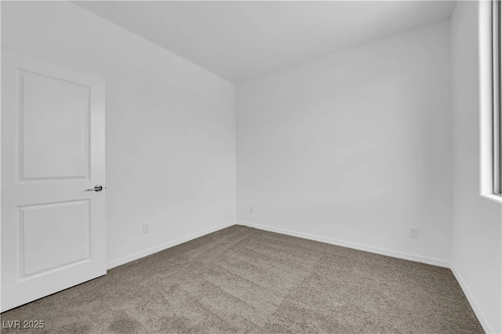 5822 Aurora Gale, Las Vegas, NV 89141