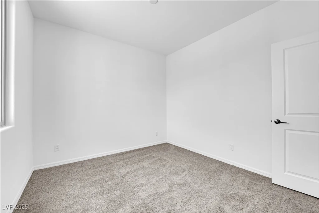 5822 Aurora Gale, Las Vegas, NV 89141