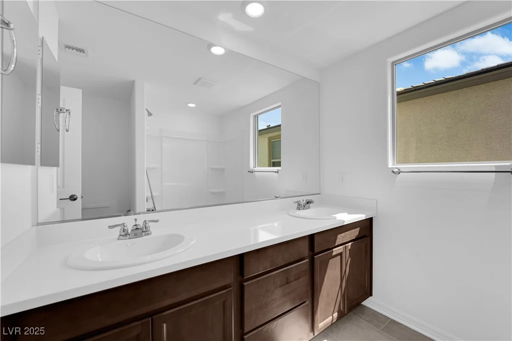 5822 Aurora Gale, Las Vegas, NV 89141