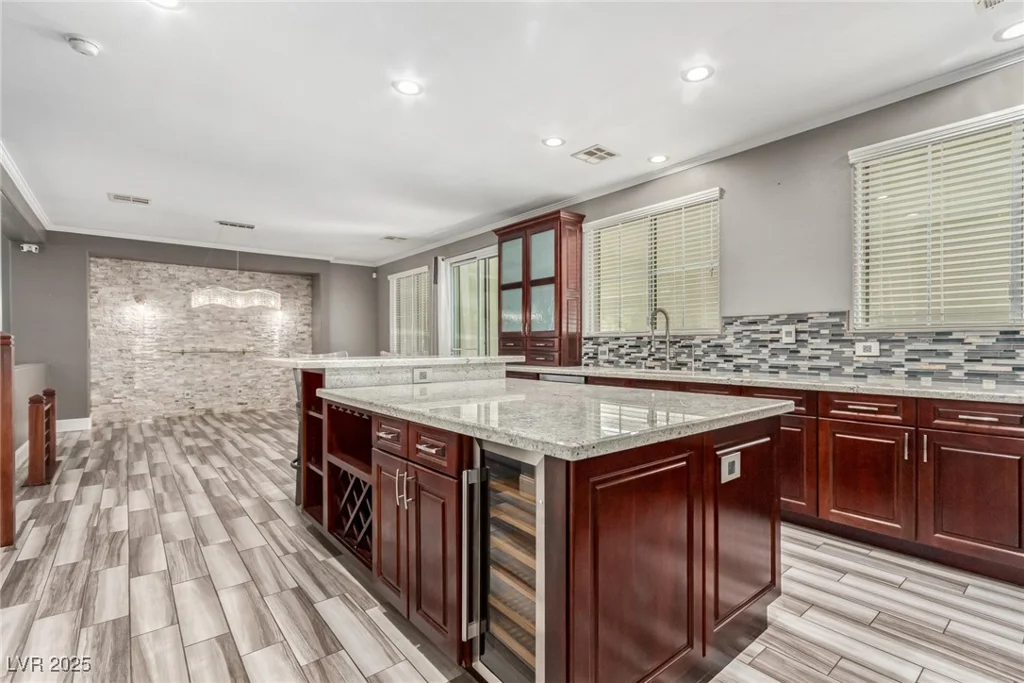105 Staplehurst, Henderson, NV 89002