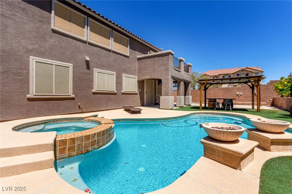 105 Staplehurst, Henderson, NV 89002