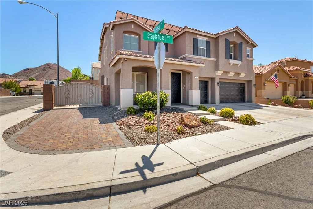 105 Staplehurst, Henderson, NV 89002