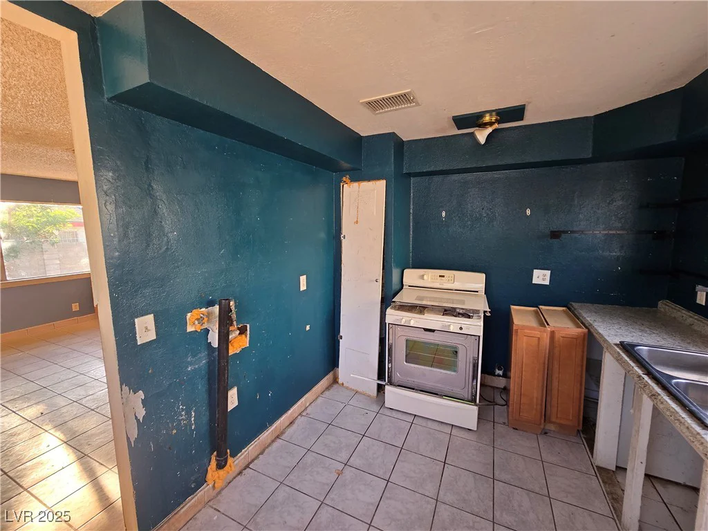 125 George, Las Vegas, NV 89106