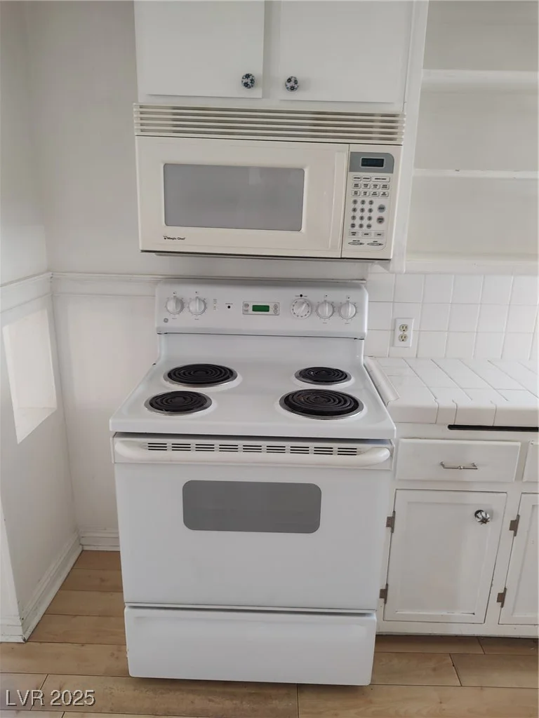 1056 Sweeney, Las Vegas, NV 89104