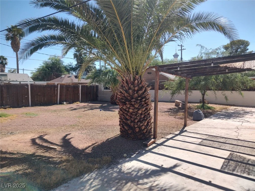 1056 Sweeney, Las Vegas, NV 89104