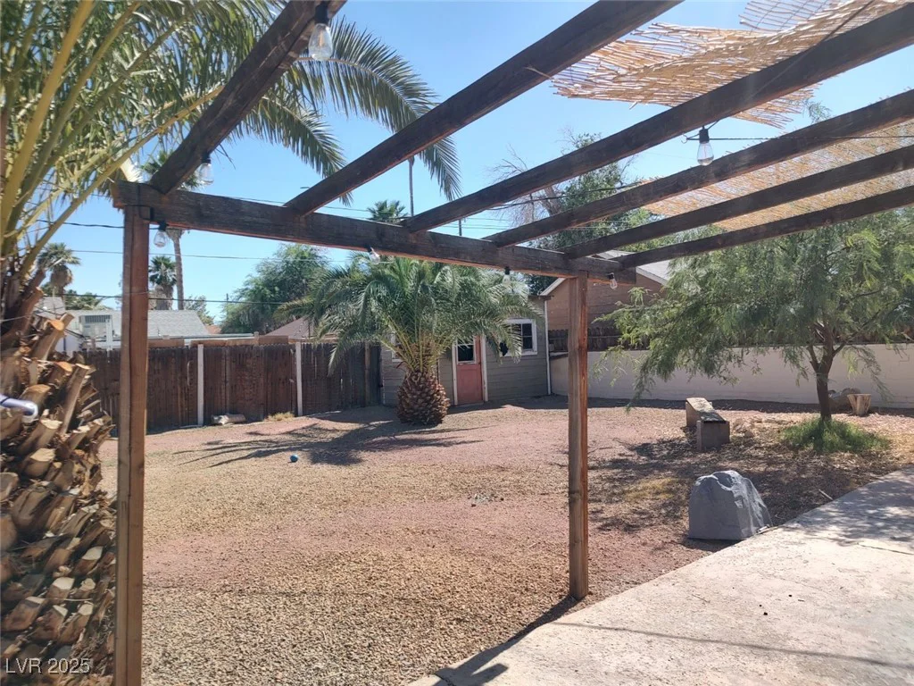 1056 Sweeney, Las Vegas, NV 89104
