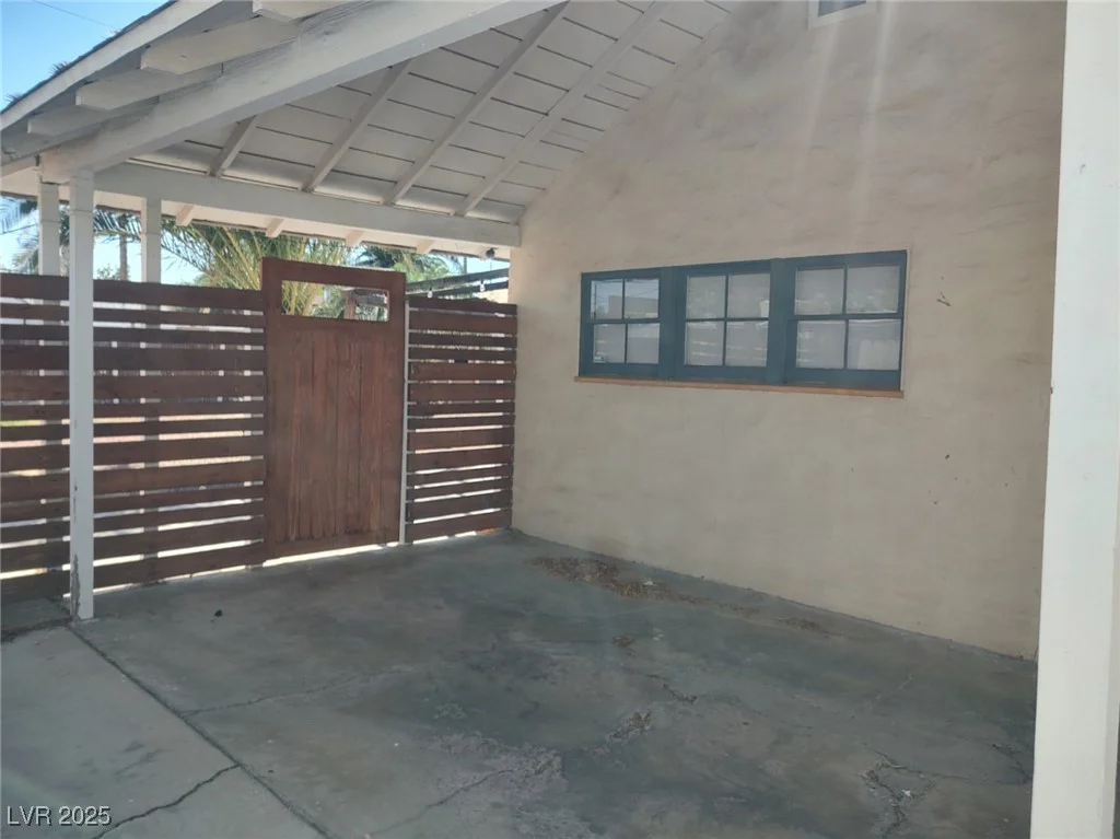 1056 Sweeney, Las Vegas, NV 89104