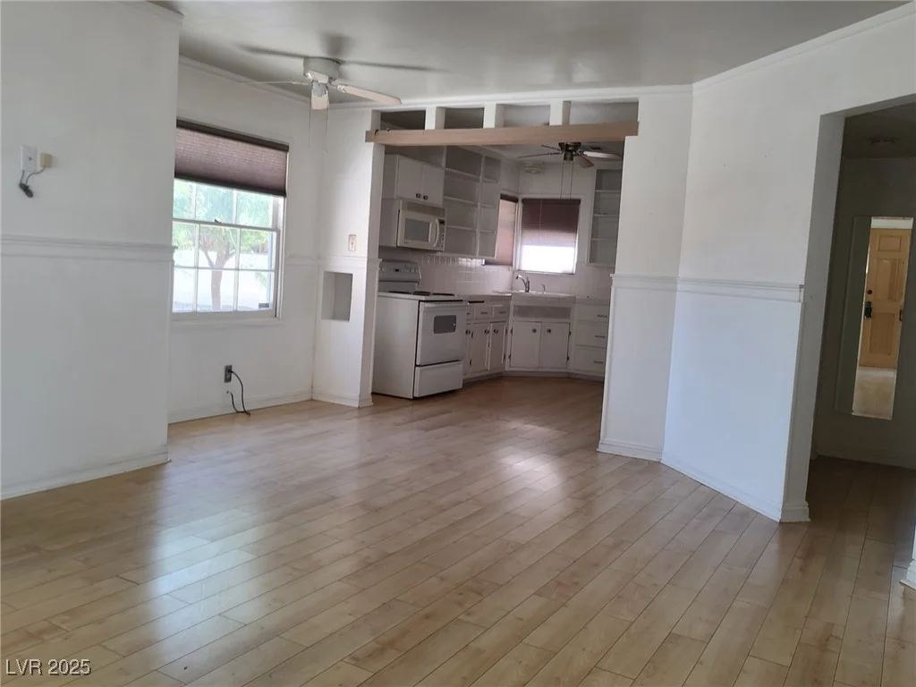 1056 Sweeney, Las Vegas, NV 89104