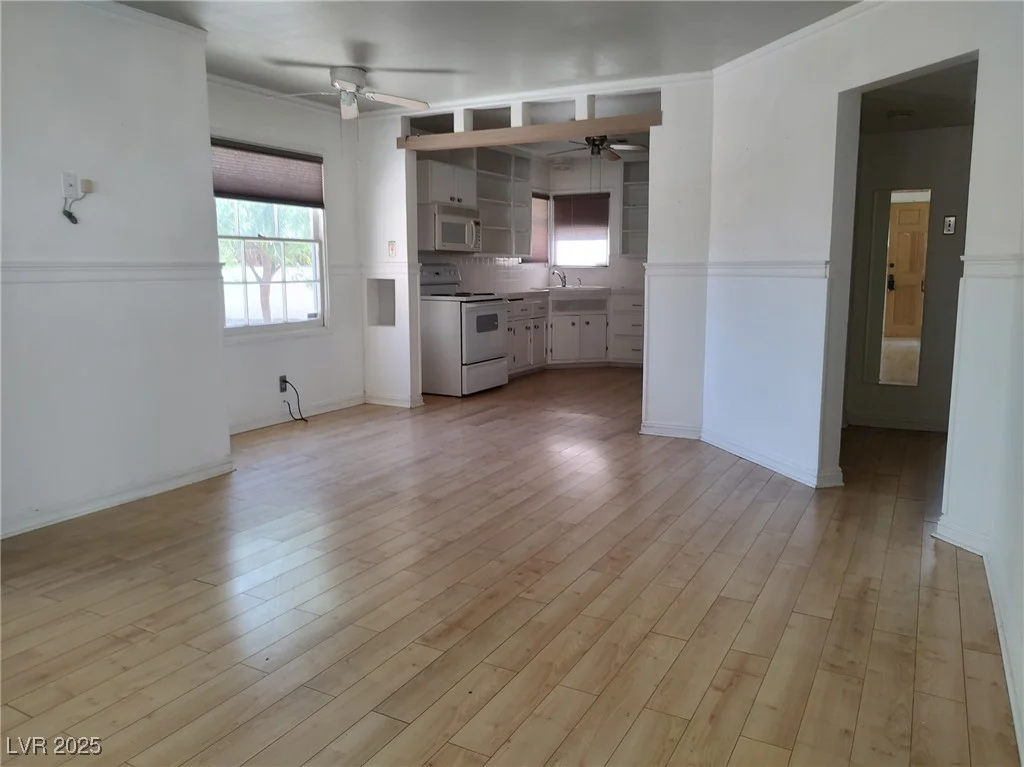 1056 Sweeney, Las Vegas, NV 89104