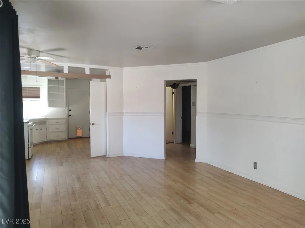 1056 Sweeney, Las Vegas, NV 89104