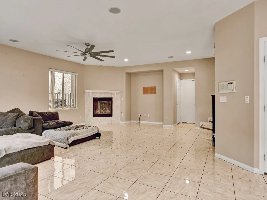 8267 Campbell Springs, Las Vegas, NV 89178