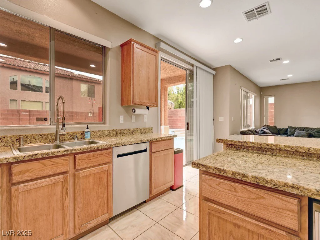 8267 Campbell Springs, Las Vegas, NV 89178