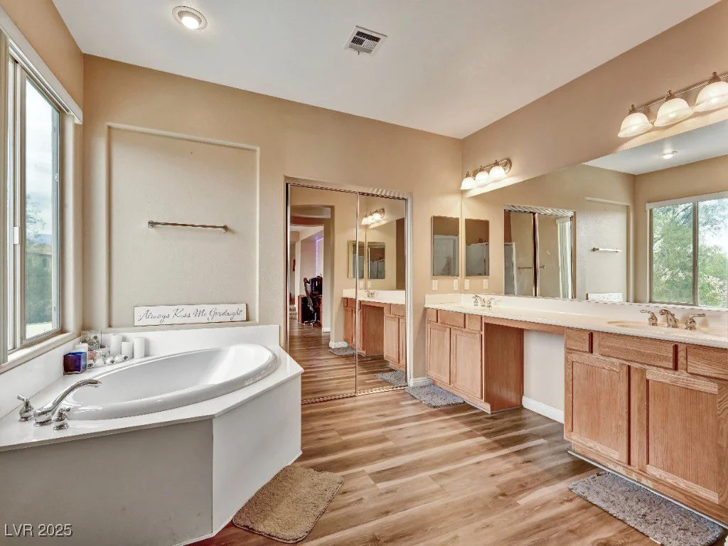 8267 Campbell Springs, Las Vegas, NV 89178