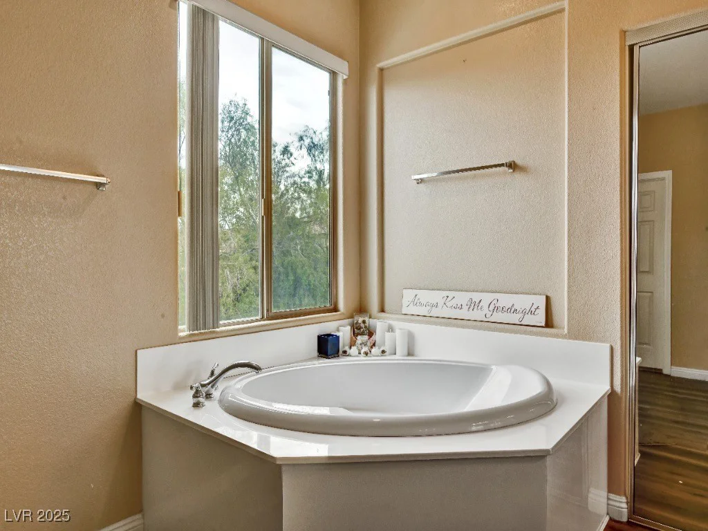 8267 Campbell Springs, Las Vegas, NV 89178