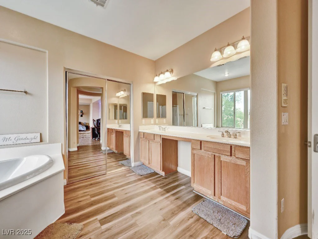 8267 Campbell Springs, Las Vegas, NV 89178