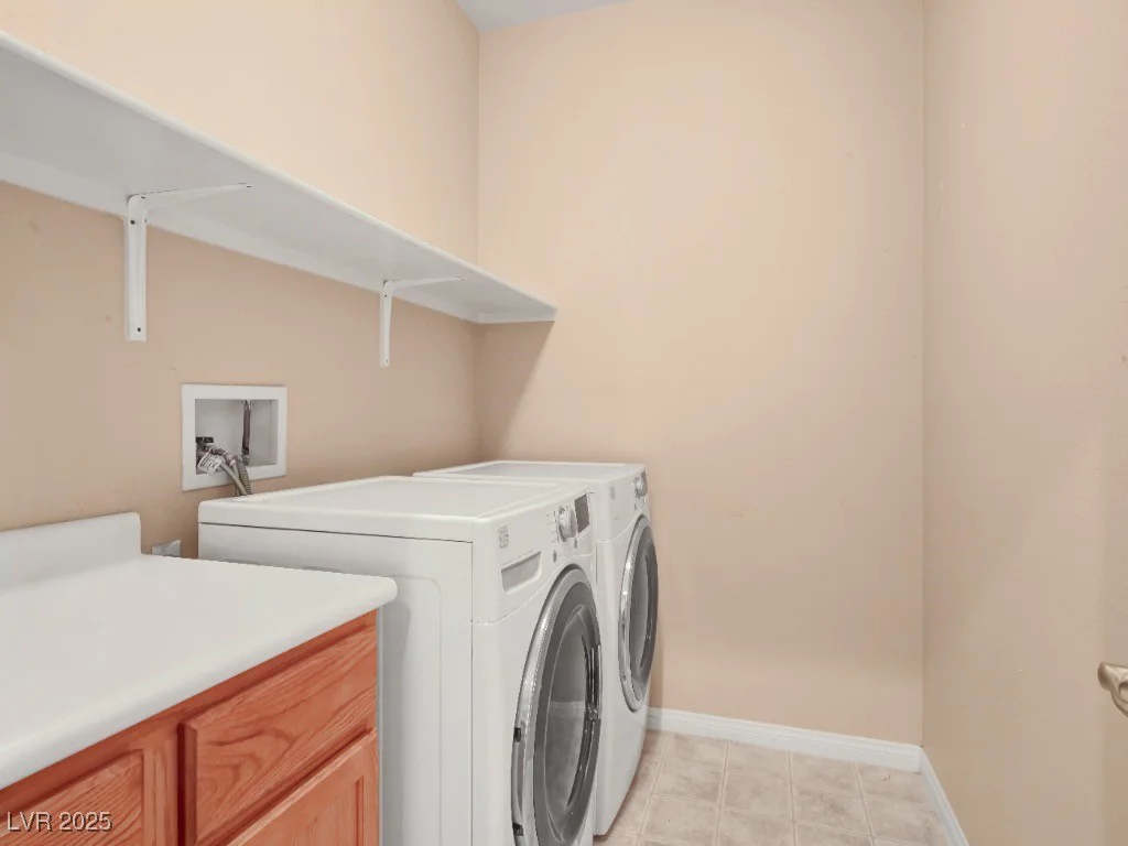 8267 Campbell Springs, Las Vegas, NV 89178