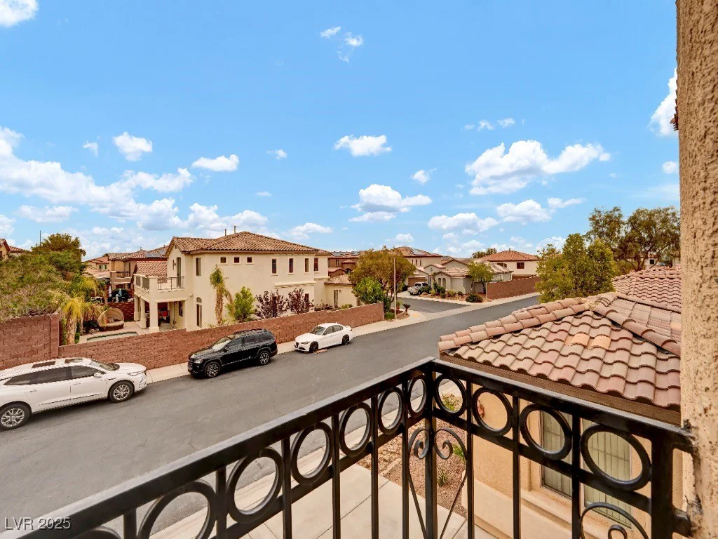 8267 Campbell Springs, Las Vegas, NV 89178