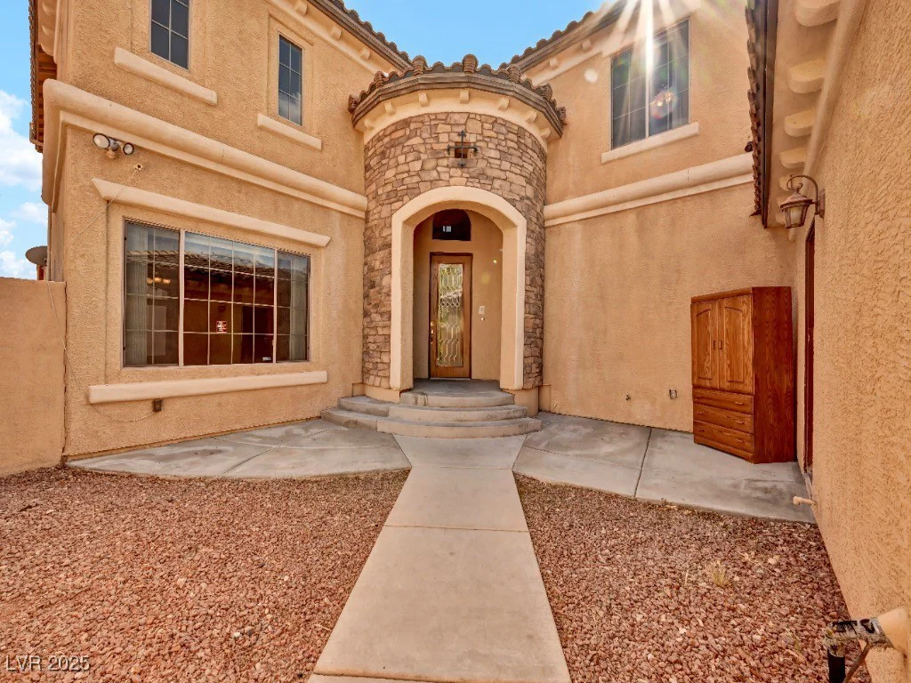 8267 Campbell Springs, Las Vegas, NV 89178