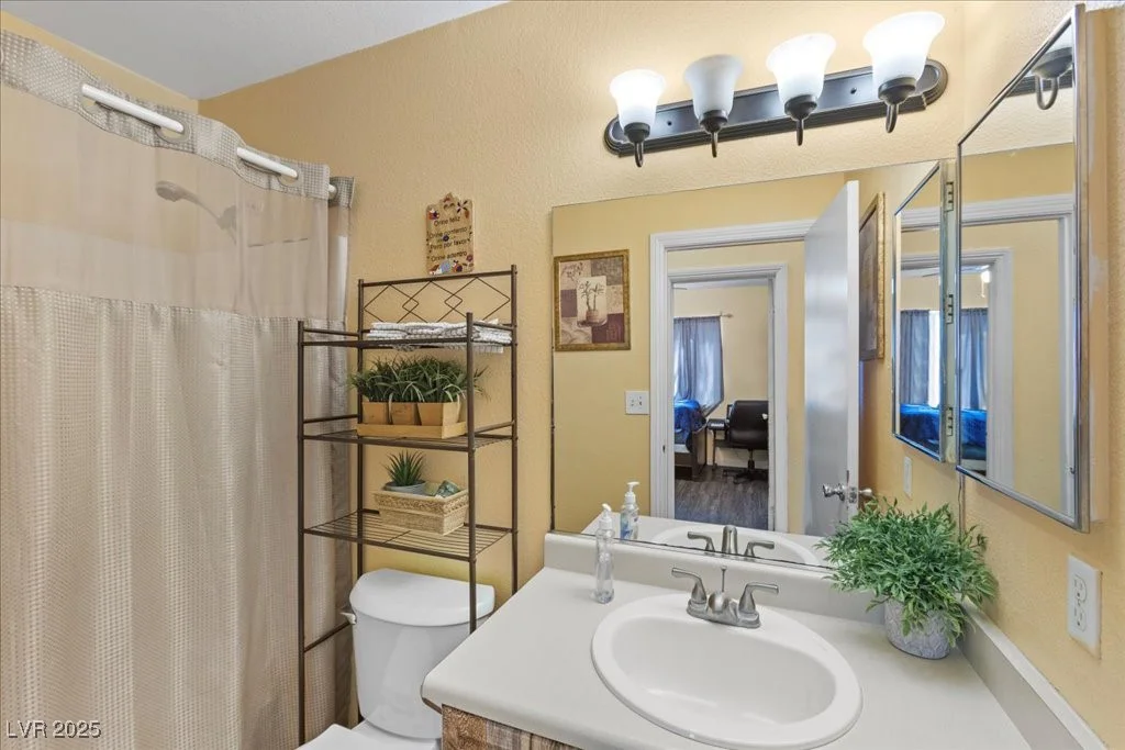1139 Betty, Las Vegas, NV 89110