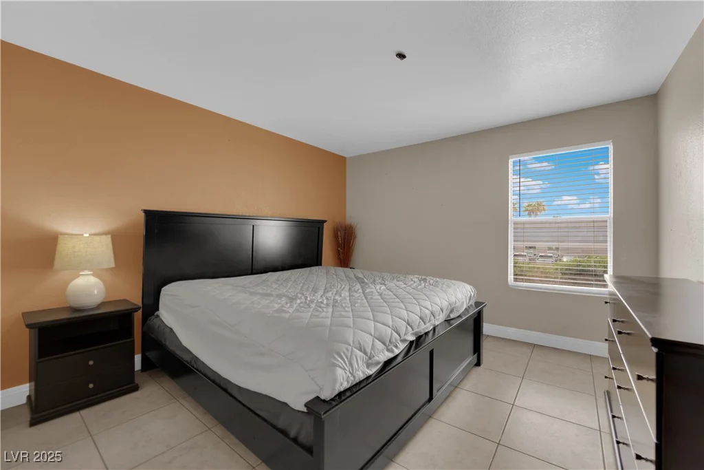 4200 Valley View, Las Vegas, NV 89103